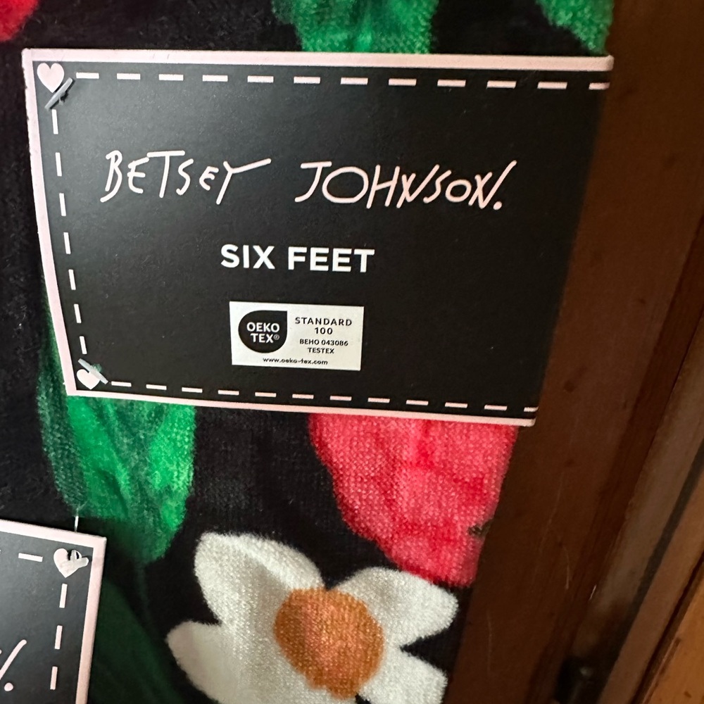 NWT Betsey Johnson Berries Beach Towel - 6 feet - Picture 2 of 4